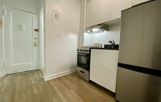 343 W 21 ST