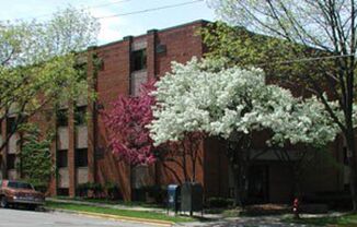 Courtyard Apartments