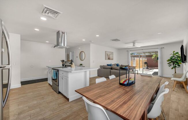 Spacious Furnished 5 Bed / 2 Bath Single Family Home with Private Pool in Las Vegas