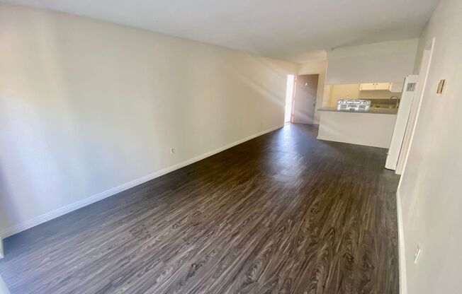 2 beds, 1 bath, $2,350, Unit B