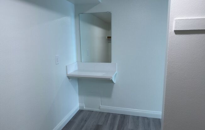 2 beds, 1 bath, 850 sqft, $2,425, Unit 9125-1
