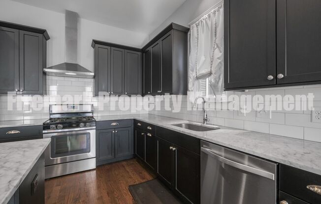 3 beds, 2.5 baths, $3,199, Unit B