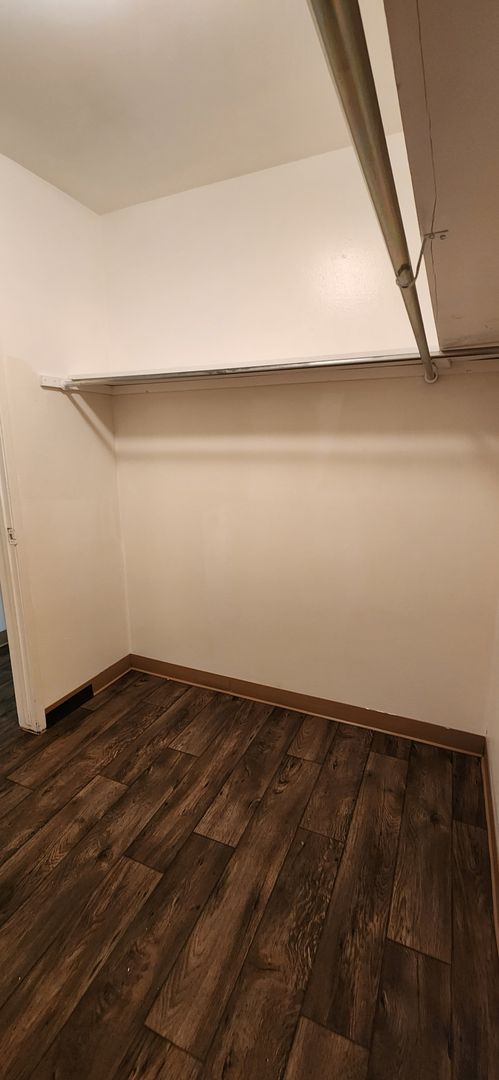 1 bed, 1 bath, 700 sqft, $1,045, Unit 05B