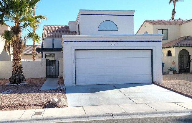 CUTE NW HOME LOCATED IN REDROCK HEIGHTS!!