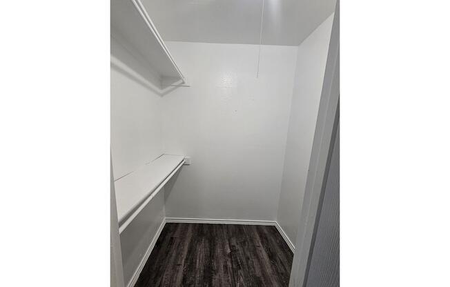 Walk-in closet