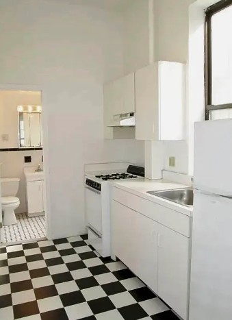 247 E 62 ST