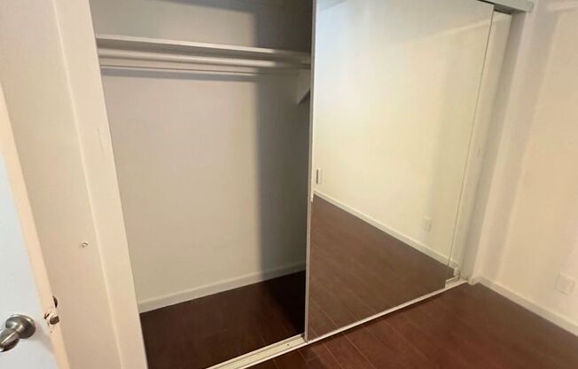 2 beds, 1 bath, $2,300, Unit 12