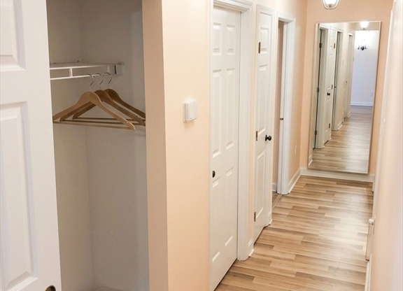2 beds, 2.5 baths, 989 sqft, $2,795, Unit 14C