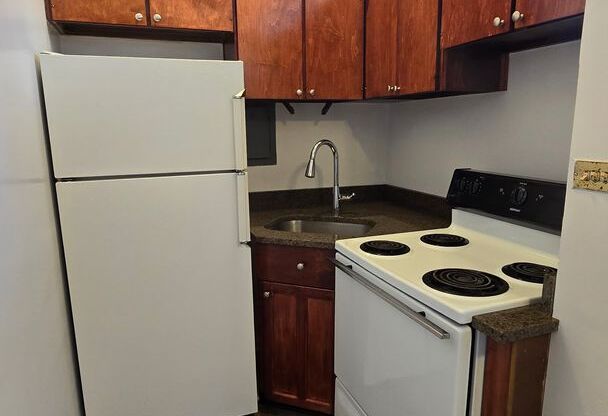 1 bed, 1 bath, 700 sqft, $1,400, Unit 1616 1G