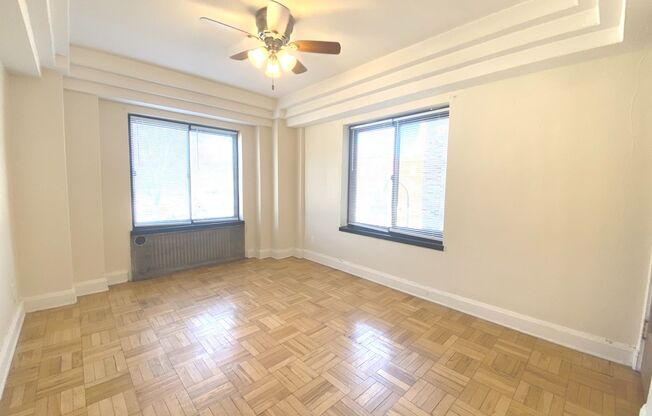 2 beds, 1 bath, $1,395, Unit 201