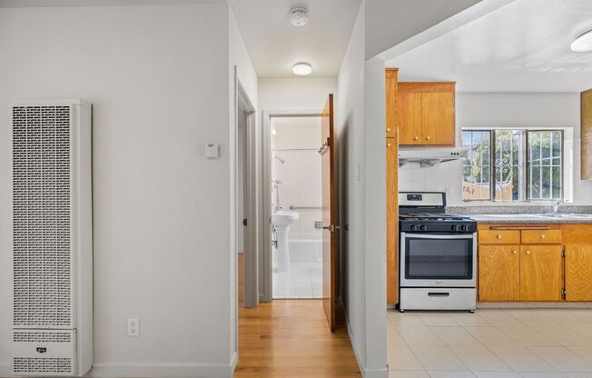 1 bed, 1 bath, $2,395, Unit #2