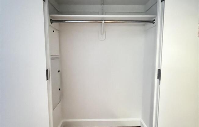 1 bed, 1 bath, 807 sqft, $4,995, Unit 8F