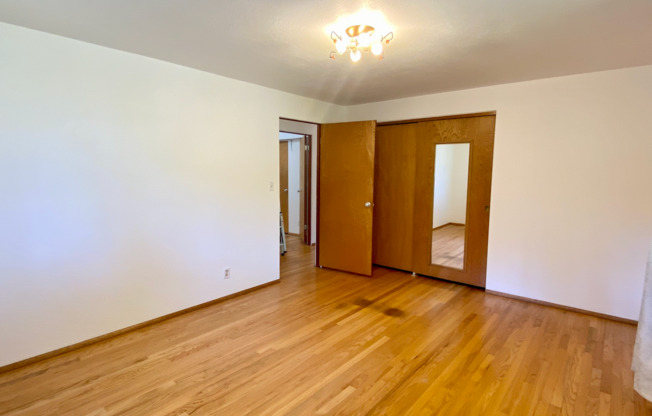 3 beds, 1 bath, $2,950