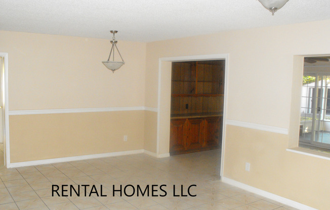 Beautiful Four Bedroom Home centrally located in Altamonte Springs
