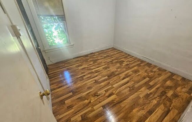 1206-8 s 15th PL