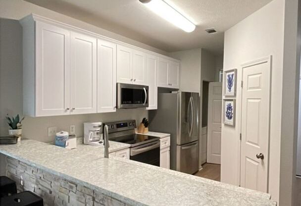 2 beds, 2 baths, $1,600