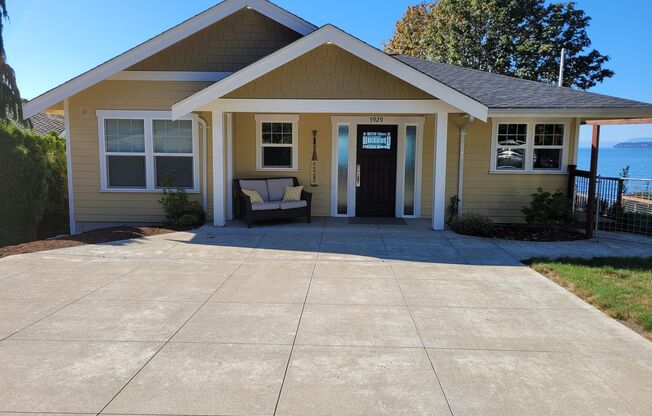 BAYSIDE HOUSE - Full Furnished  house Lease ONLY 12/1 to 5/31/2025