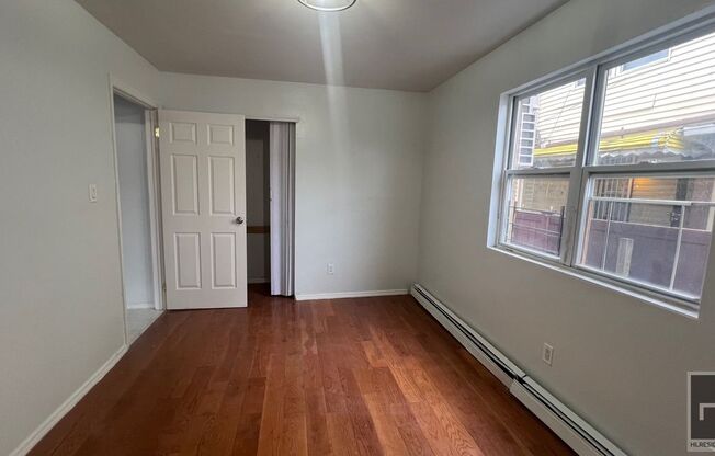 1081 SCHENECTADY AVE