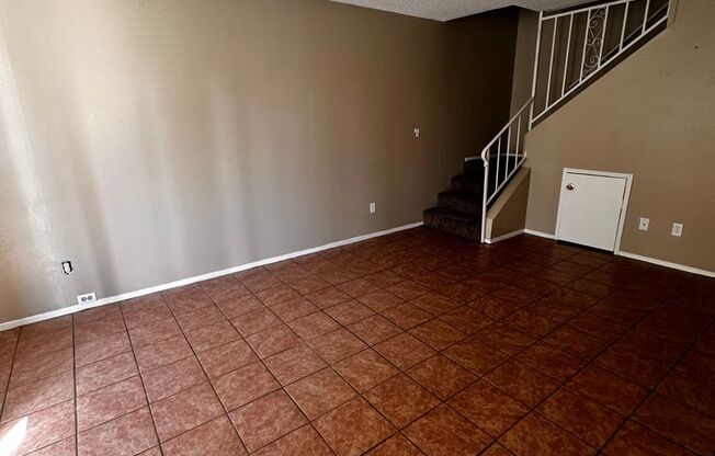 2 beds, 1.5 baths, $1,400, Unit 3