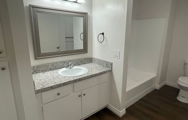 2 beds, 1 bath, 800 sqft, $2,150, Unit 45