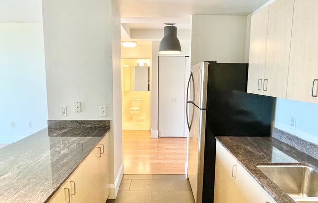 2 beds, 2 baths, $5,800, Unit Unit 520