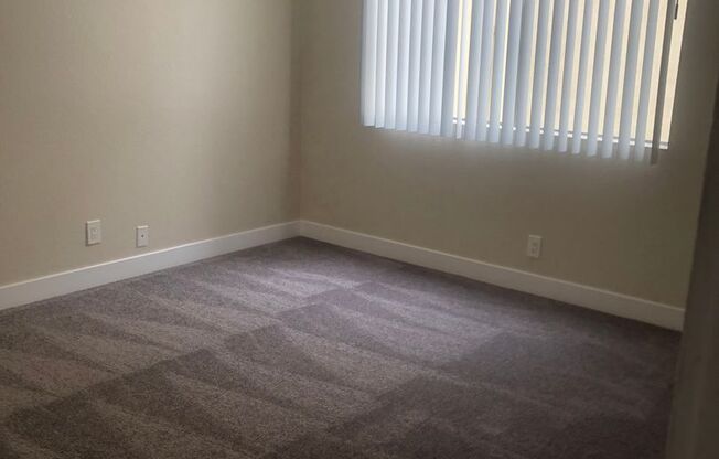 3 beds, 2 baths, $3,295, Unit 201