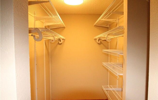 1 bed, 1 bath, $1,350, Unit #2054