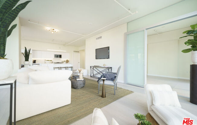 2 beds, 2.5 baths, 1,650 sqft, $4,995, Unit 716
