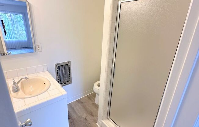 Highly updated 1bd/1ba in Canoga Park, Chatsworth adjacent! Parking included
