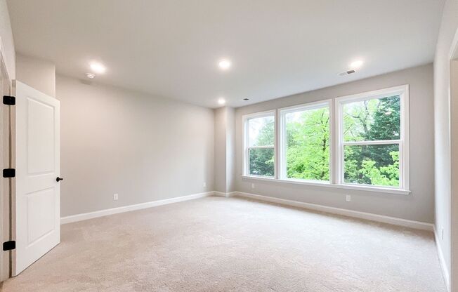3 beds, 2.5 baths, $2,800