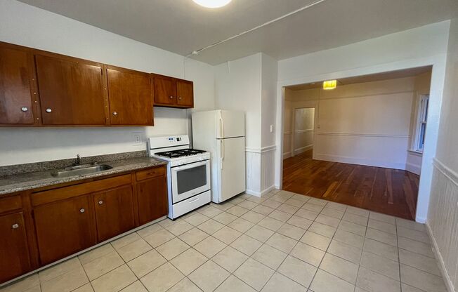 2 beds, 1 bath, $3,000, Unit 391 7th Ave