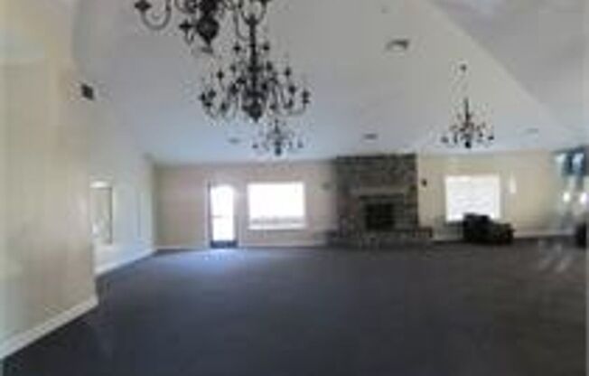 *Reduced price* End Unit Townhouse in Springville