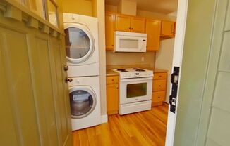 2 beds, 1 bath, $1,600, Unit 4