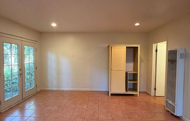 Gated Private Studio just minutes to downtown Graton w/ all utilities included