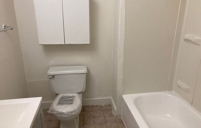 1 bed, 1 bath, 700 sqft, $1,199, Unit 46-TF