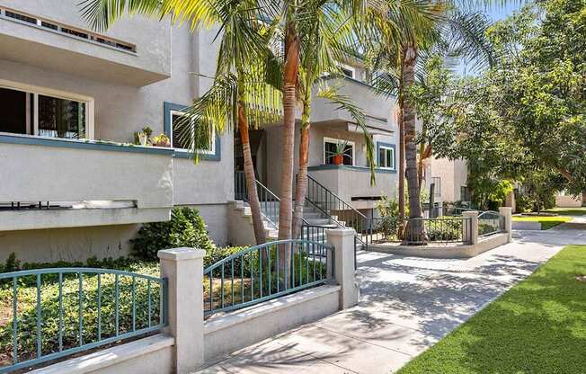 Elmwood Gardens Apartments in Burbank, CA