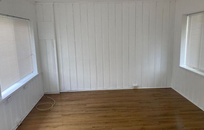 Adorable 1 bedroom near Kenwood!