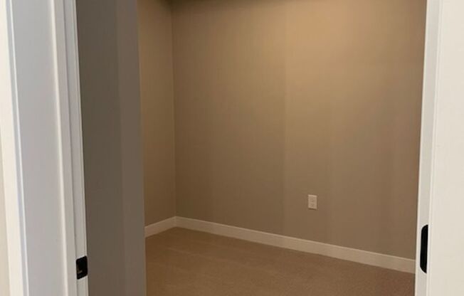 1 bed, 1 bath, 991 sqft, $2,695, Unit 416
