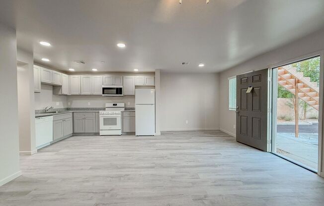 Beautiful 2 bedroom Home