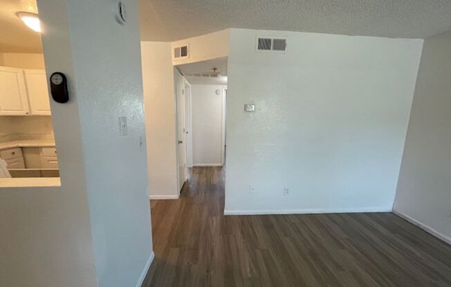 2 beds, 1 bath, 850 sqft, $1,395, Unit HC203