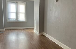 4 beds, 1 bath, $1,295, Unit AUBURN_2135