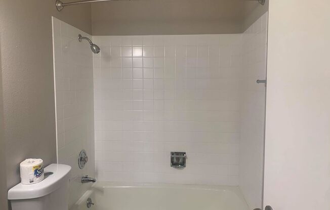 1 bed, 1 bath, 600 sqft, $1,250, Unit 32