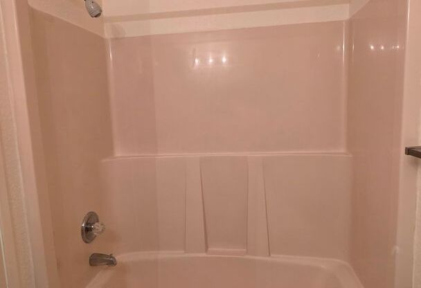 Studio, 1 bath, 450 sqft, $1,225, Unit 201