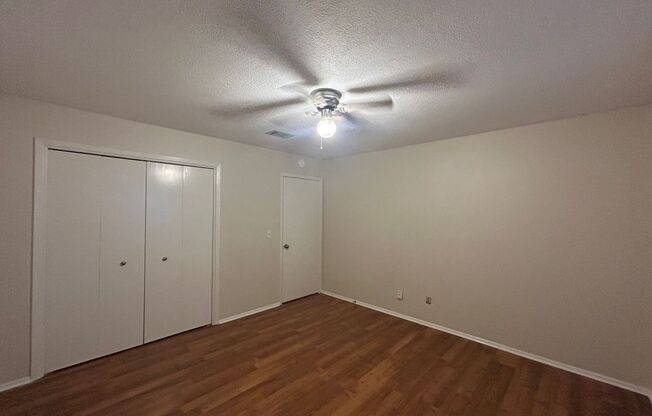 2 beds, 1 bath, $1,495