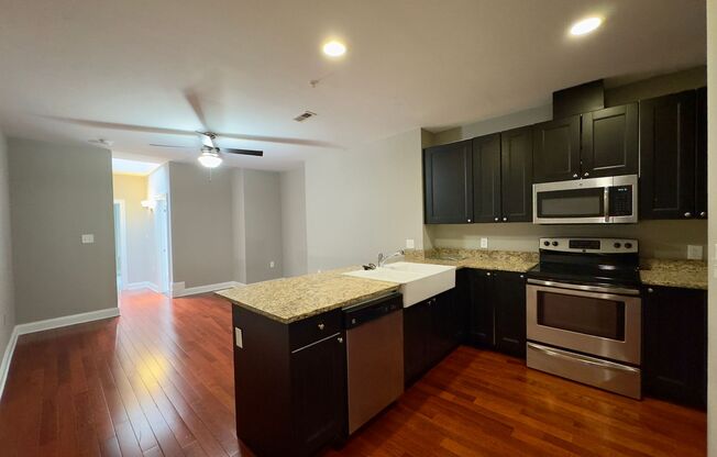 Apartment Units with In-Unit Laundry in Mt Vernon, Baltimore, MD!
