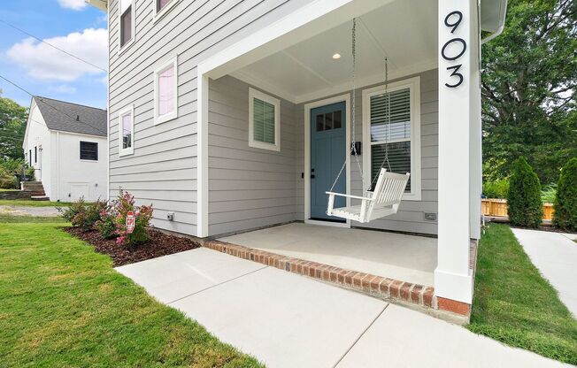 2BR Charmer with Fenced Backyard and Modern Amenities!  Close to Downtown Durham!