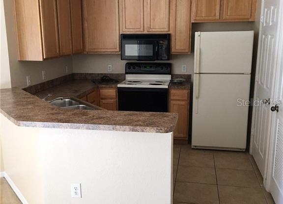 2407 COURTNEY MDWS CT