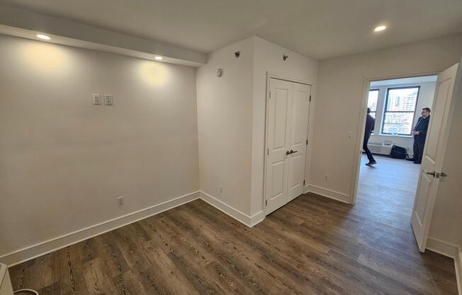 2 beds, 2 baths, $7,495, Unit 6M
