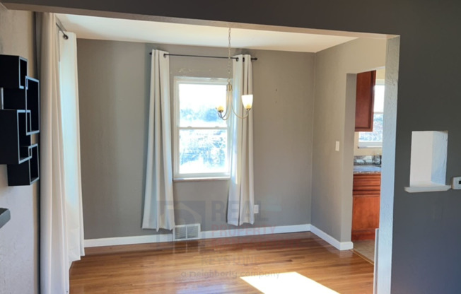 2 beds, 1 bath, $1,200