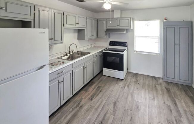 Lake Mary - 2 Bedroom, 1 Bathroom  – $1,595.00